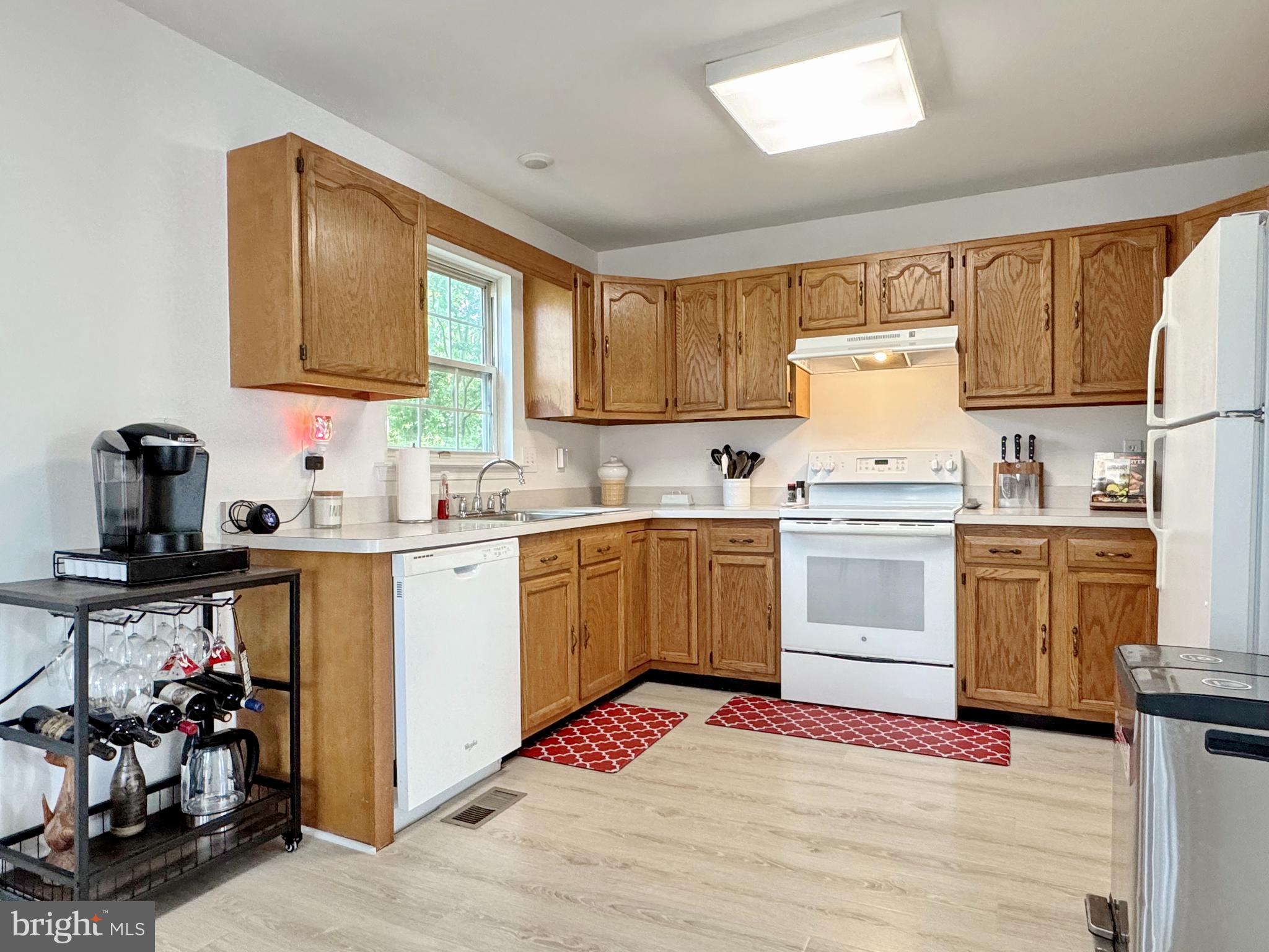 BAYSIDE TOWNHOUSES - Residential