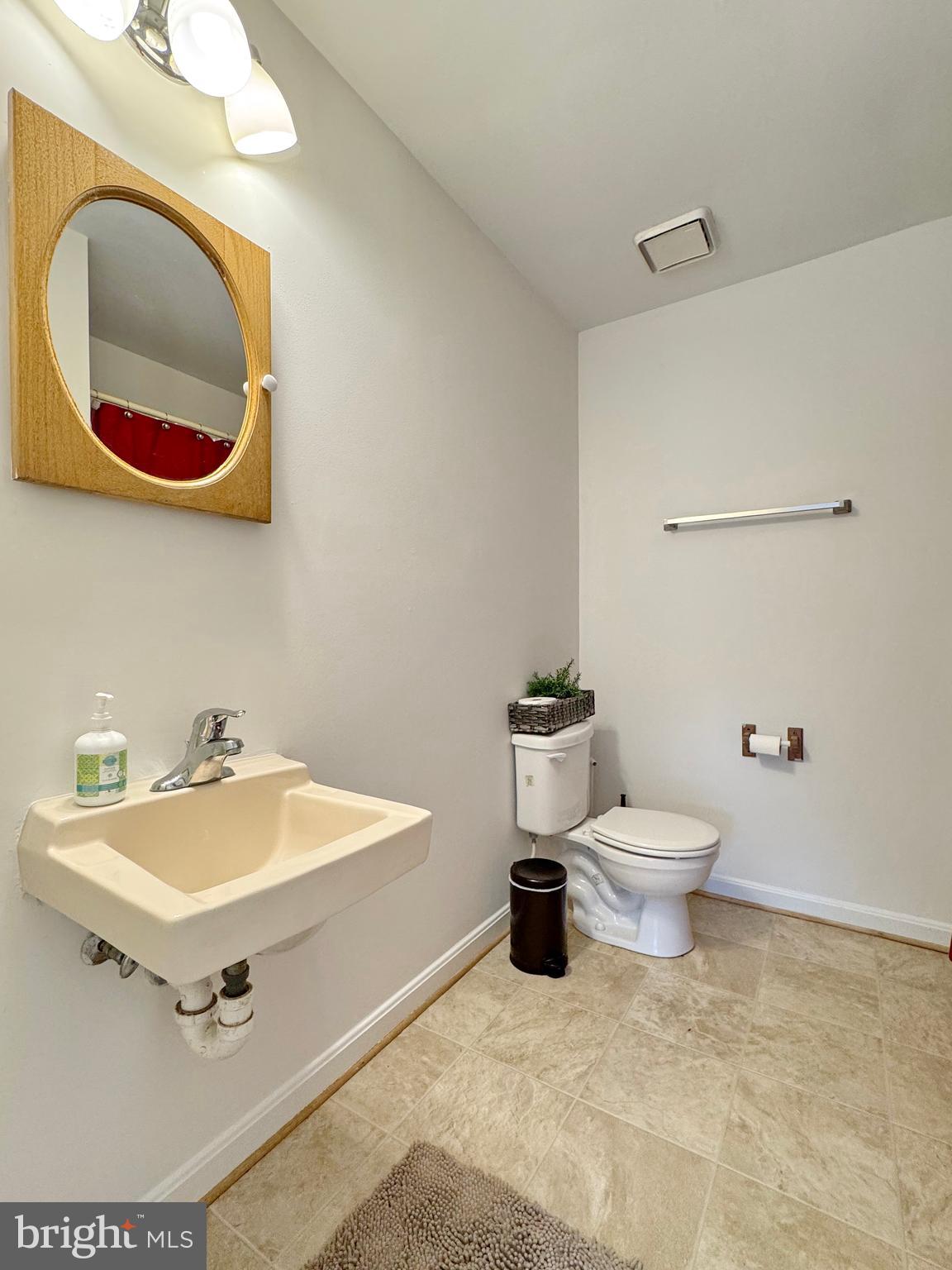 BAYSIDE TOWNHOUSES - Residential