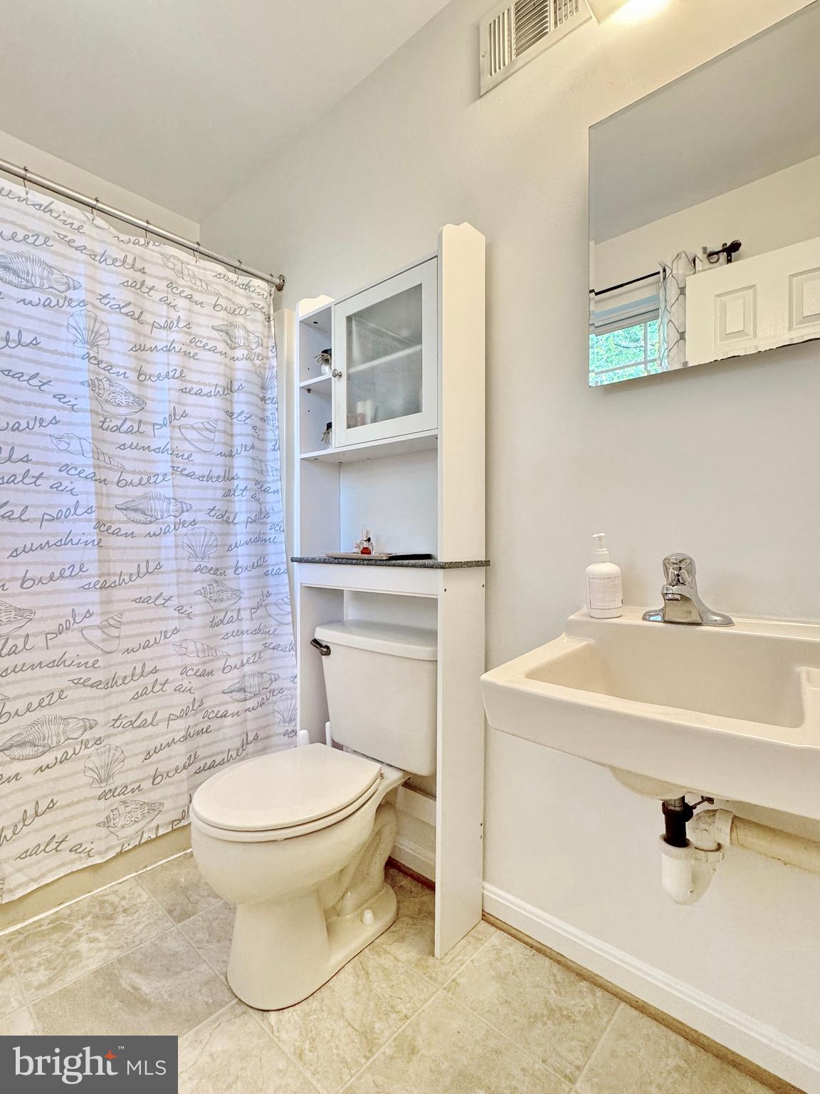 BAYSIDE TOWNHOUSES - Residential