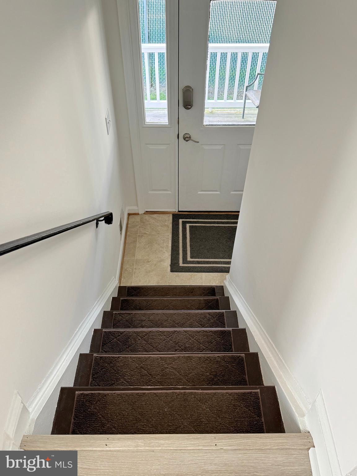 BAYSIDE TOWNHOUSES - Residential