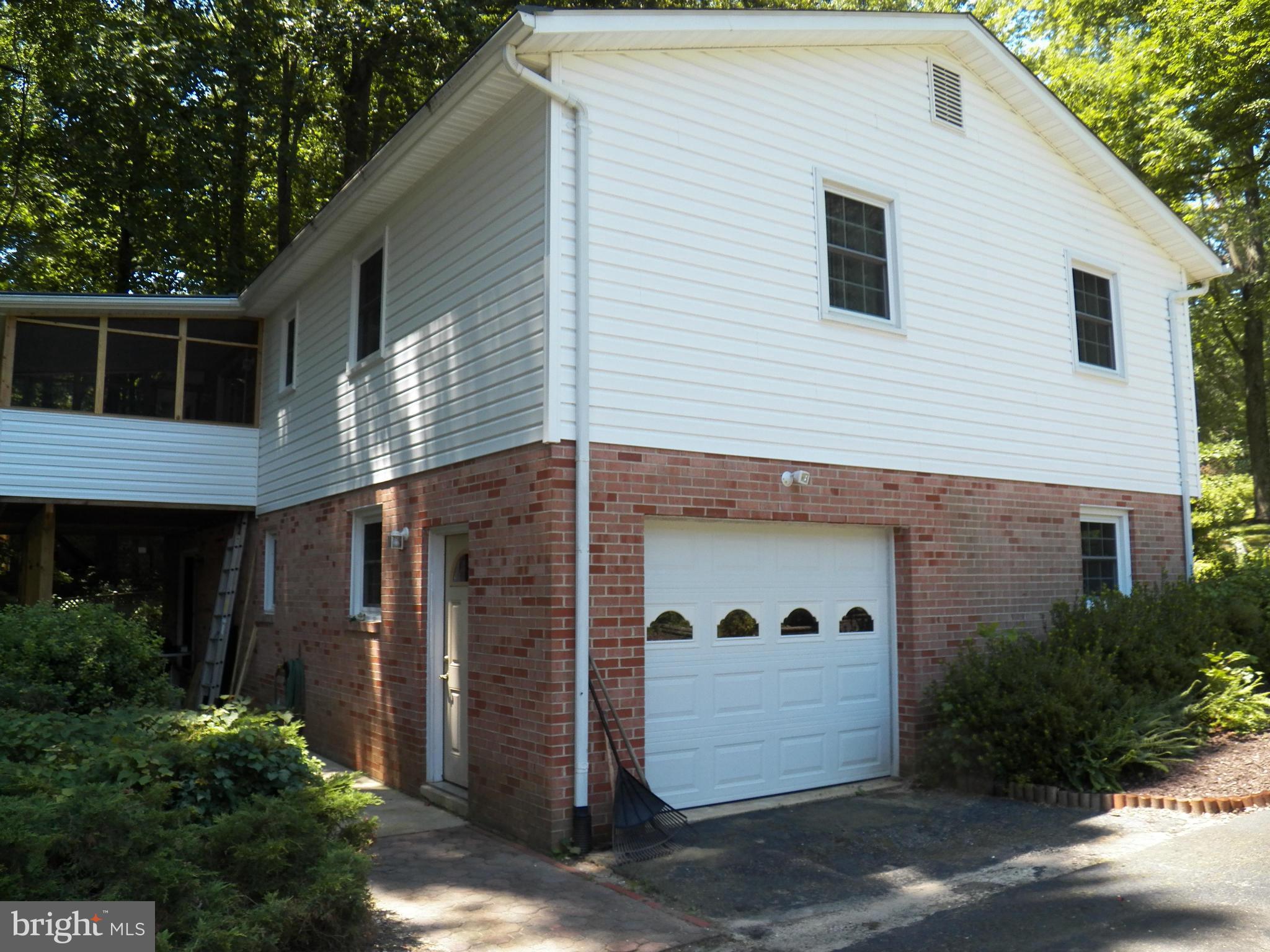 RUSTIC HILLS - Residential