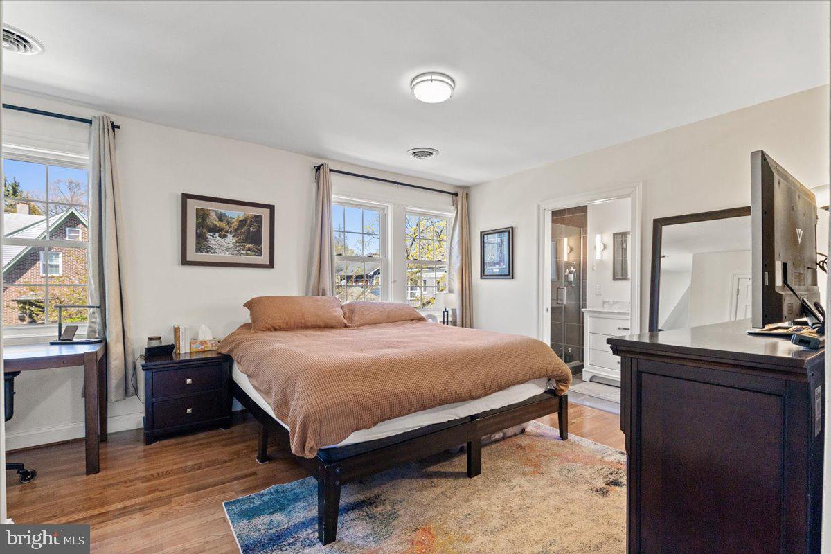 LAKE EVESHAM HISTORIC DISTRICT - Residential