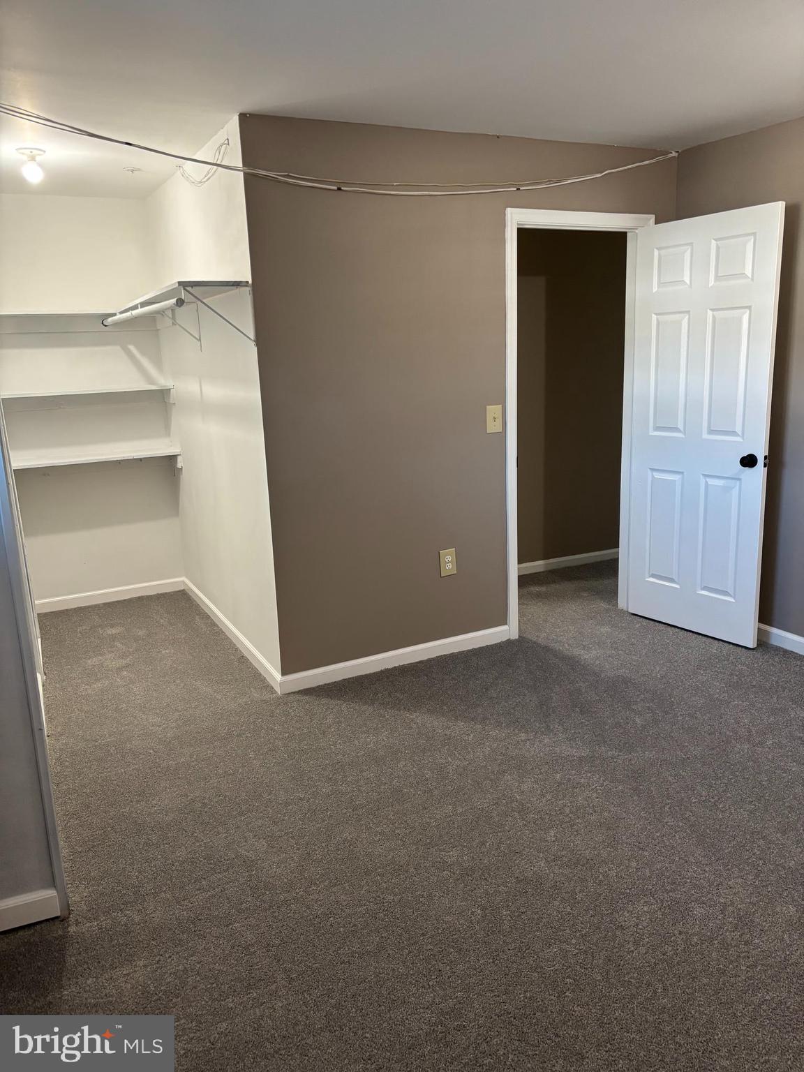 THE KNOLLS - Residential Lease