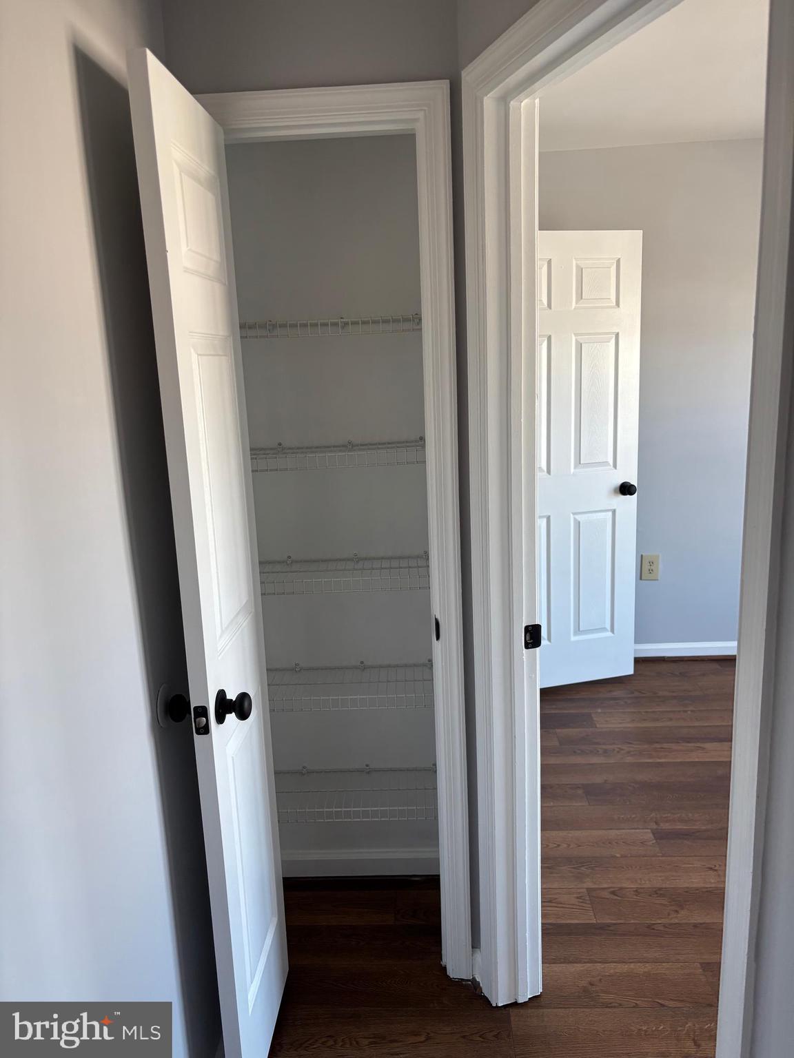 THE KNOLLS - Residential Lease