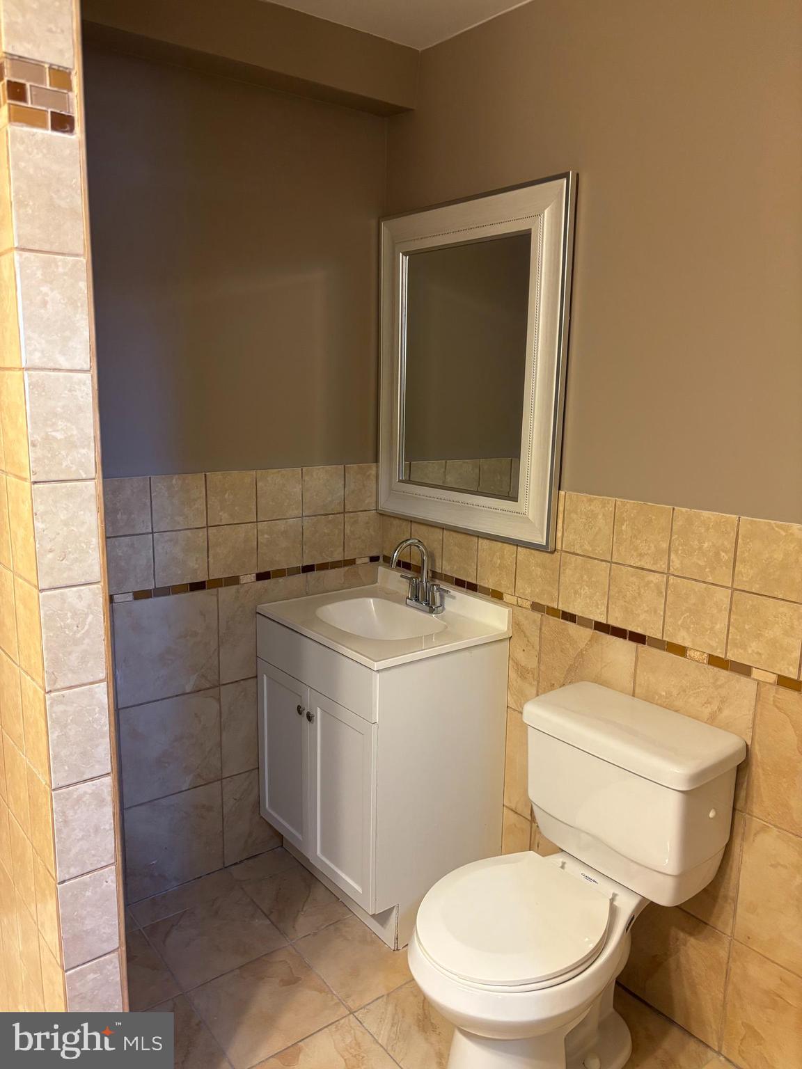 THE KNOLLS - Residential Lease