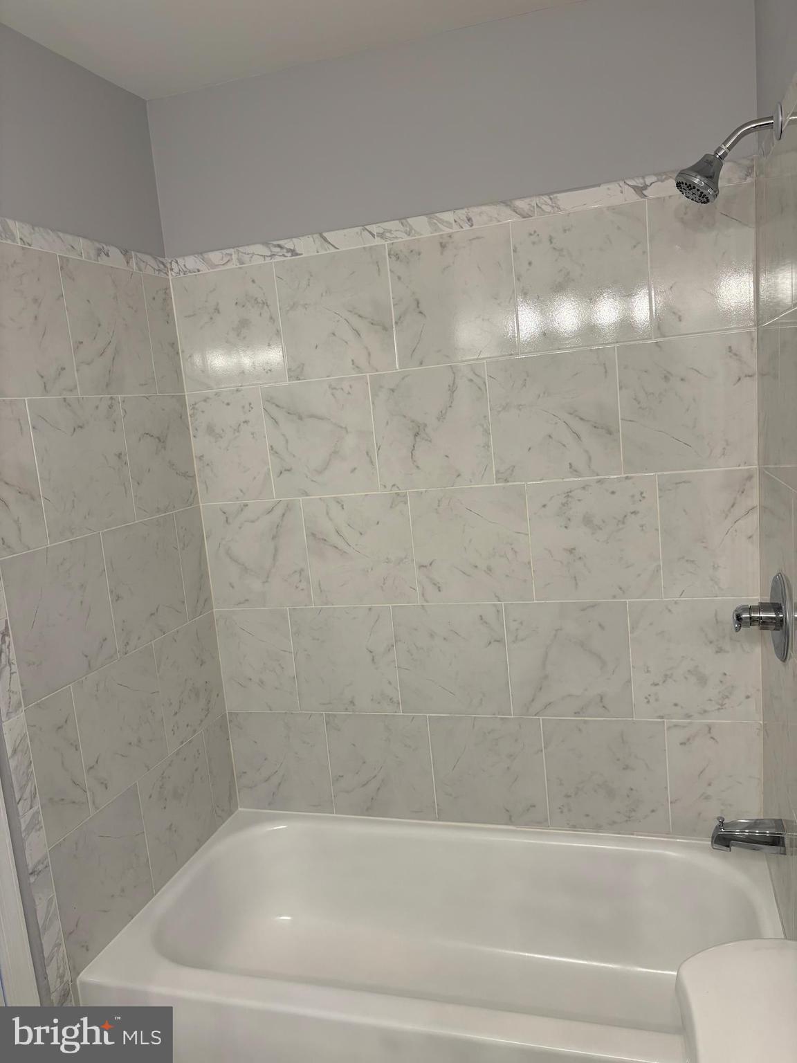 THE KNOLLS - Residential Lease