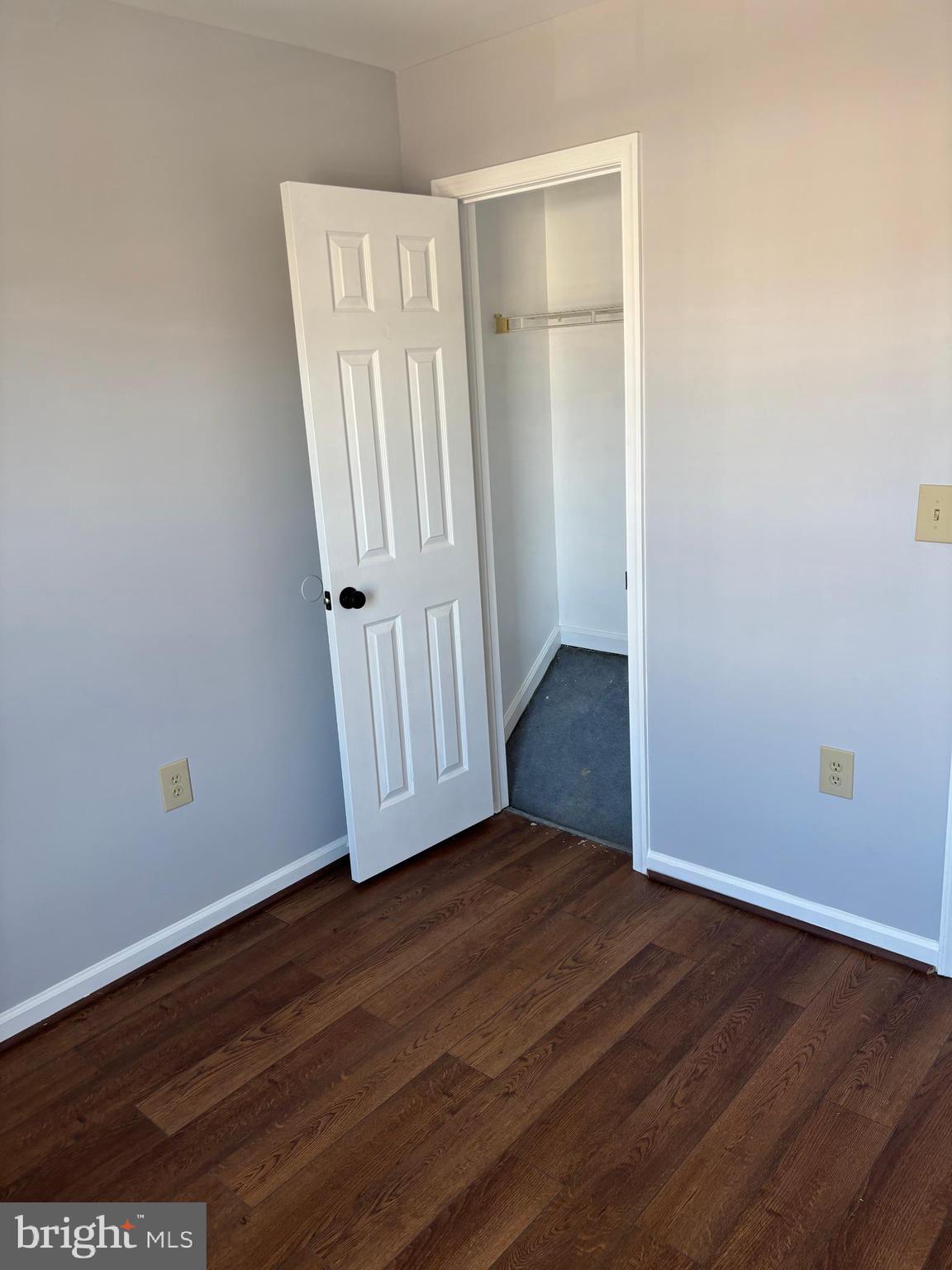 THE KNOLLS - Residential Lease