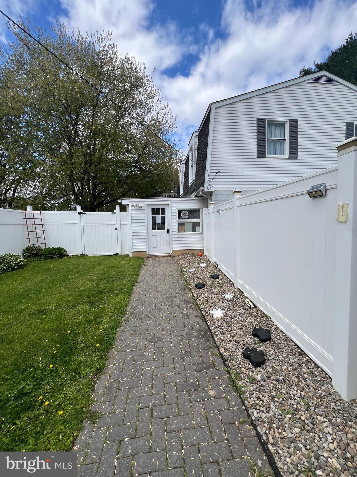 2332 EMORY ROAD