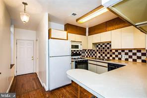 827 S BOND STREET 1 REAR