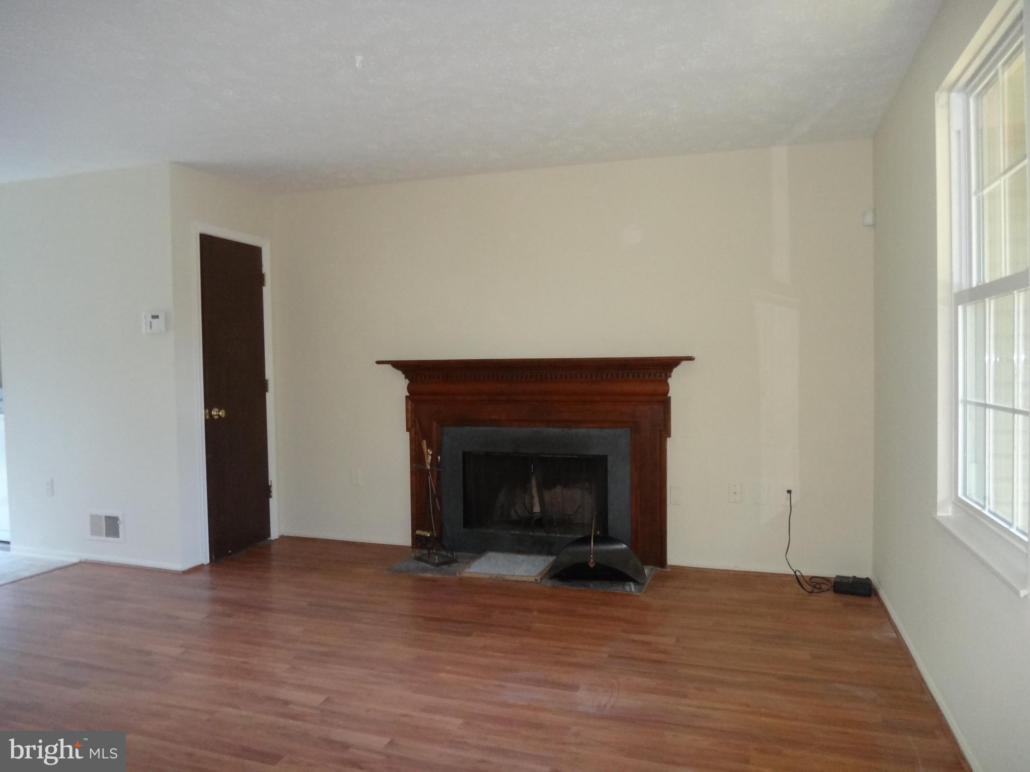 2225 NEWBURGH COURT