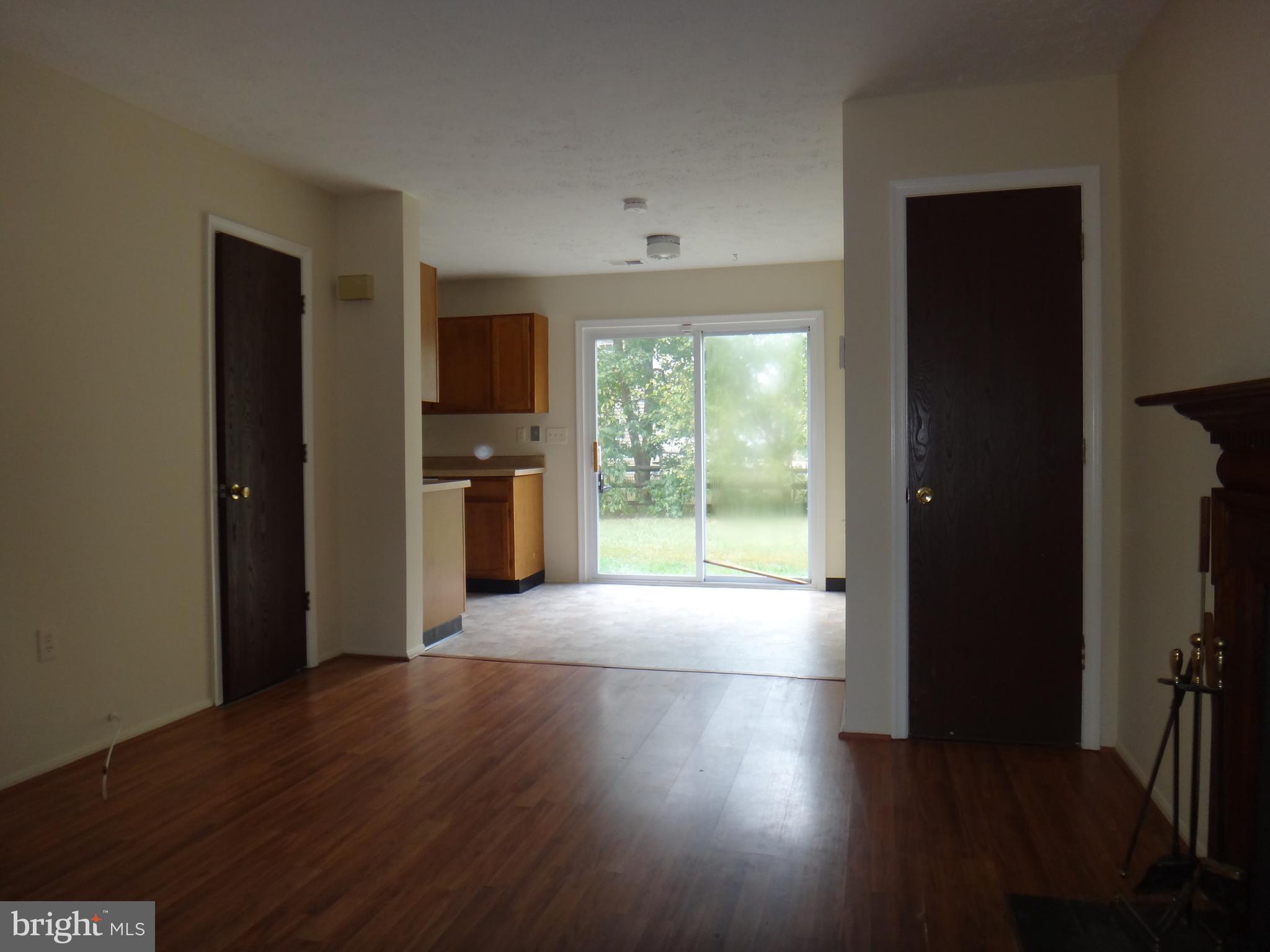 2225 NEWBURGH COURT