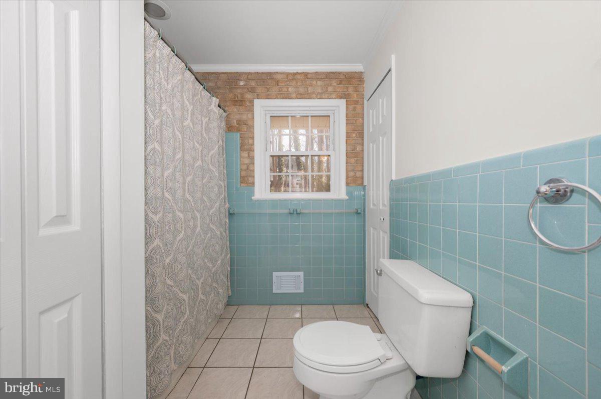 LAYTONSVILLE OUTSIDE - Residential