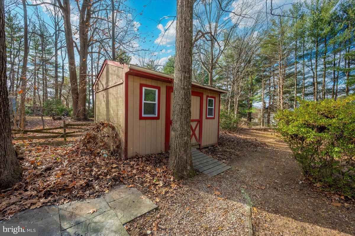 LAYTONSVILLE OUTSIDE - Residential