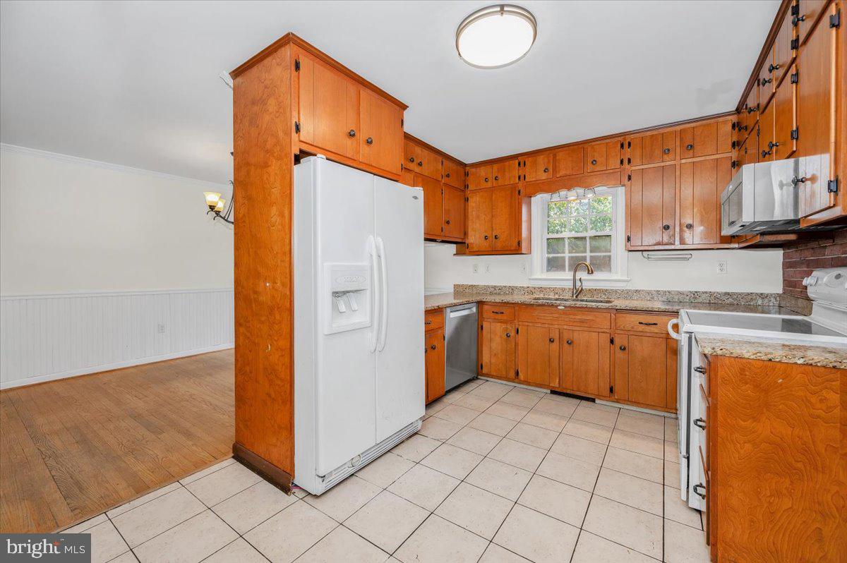 LAYTONSVILLE OUTSIDE - Residential