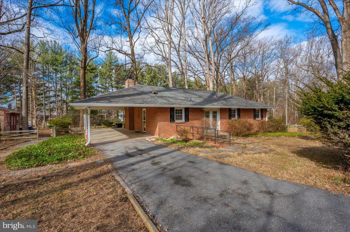 LAYTONSVILLE OUTSIDE - Residential