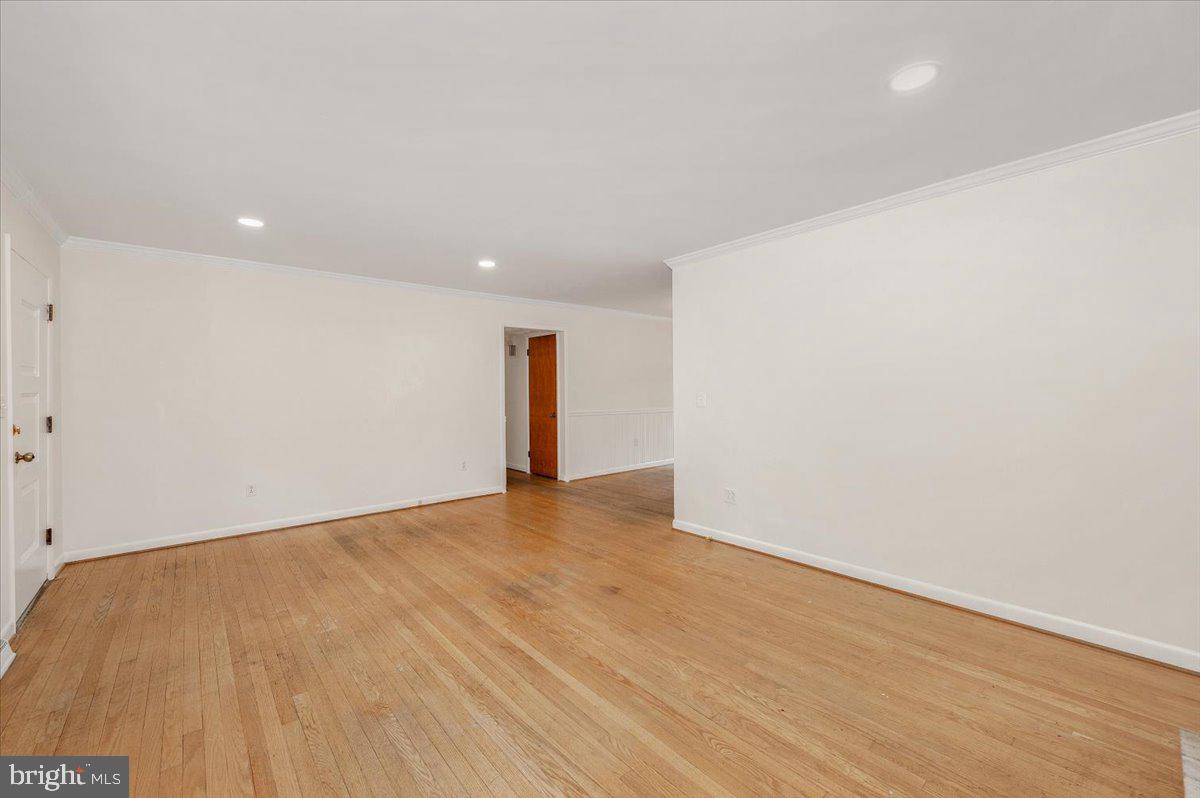 LAYTONSVILLE OUTSIDE - Residential