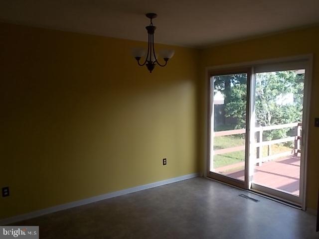 COLONIAL HILLS - Residential