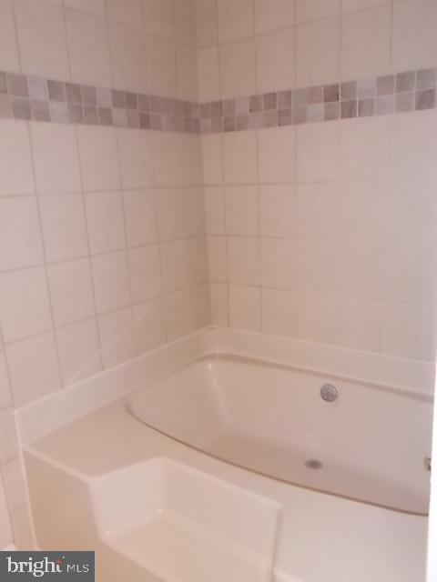 COLONIAL HILLS - Residential