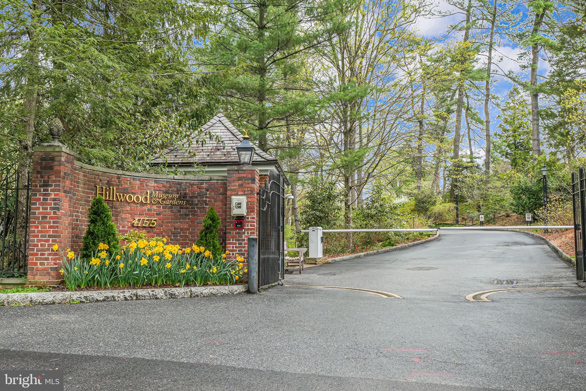 FOREST HILLS - Residential