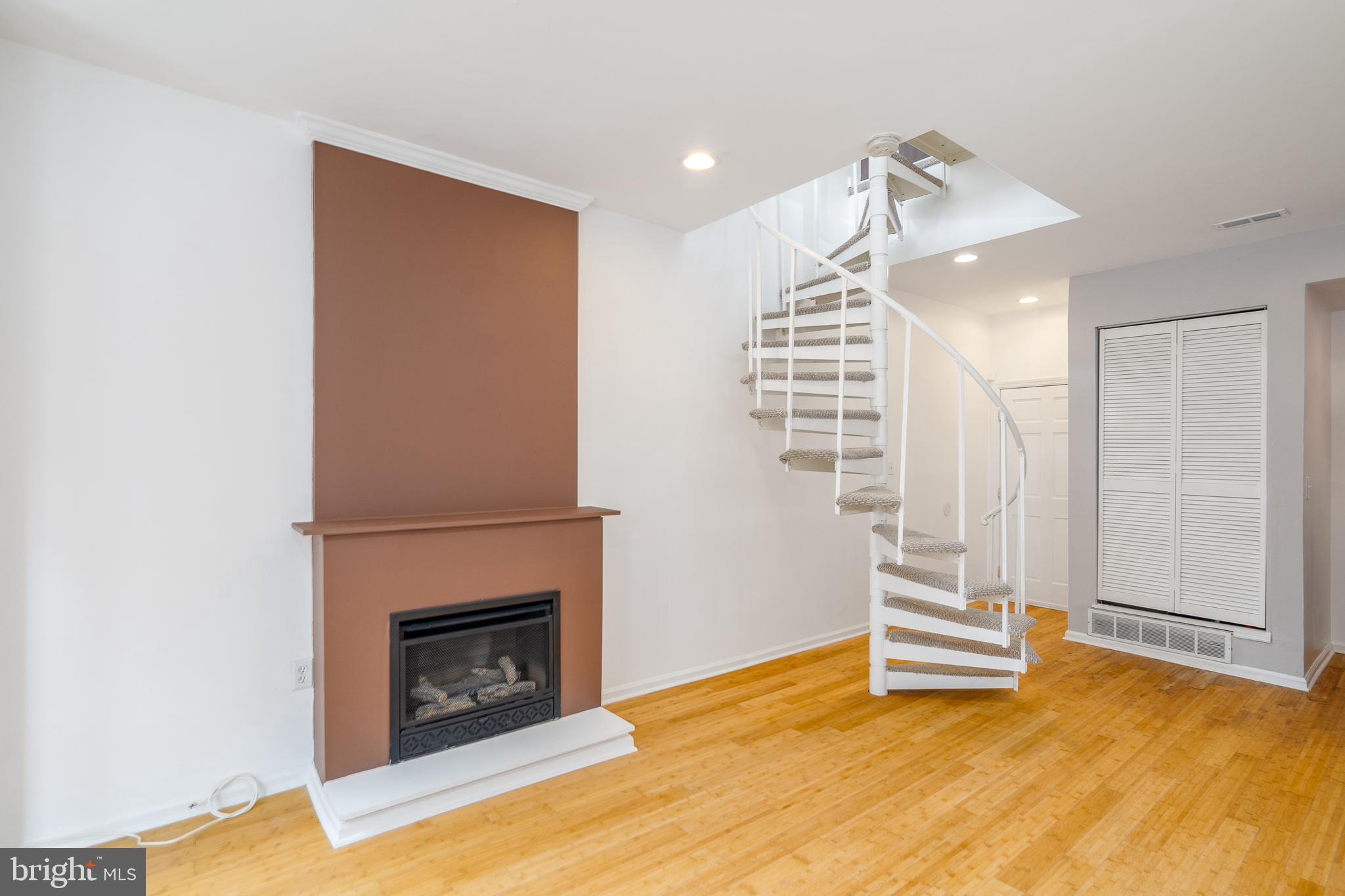 GRADUATE HOSPITAL - Residential Lease