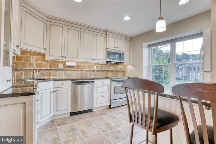 MAYS CHAPEL - Residential Lease