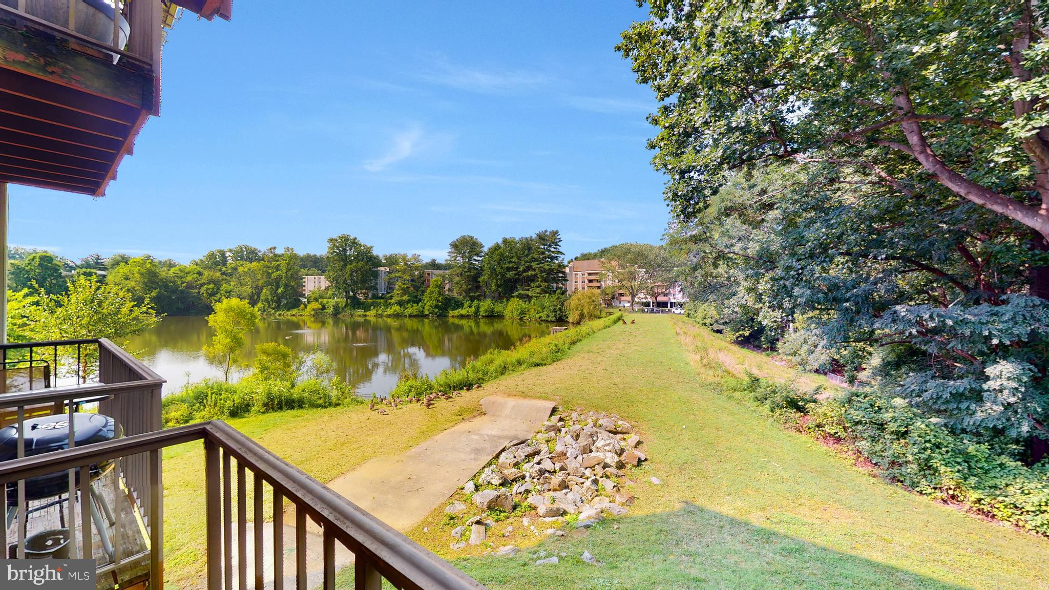 LAKESHORE - Residential