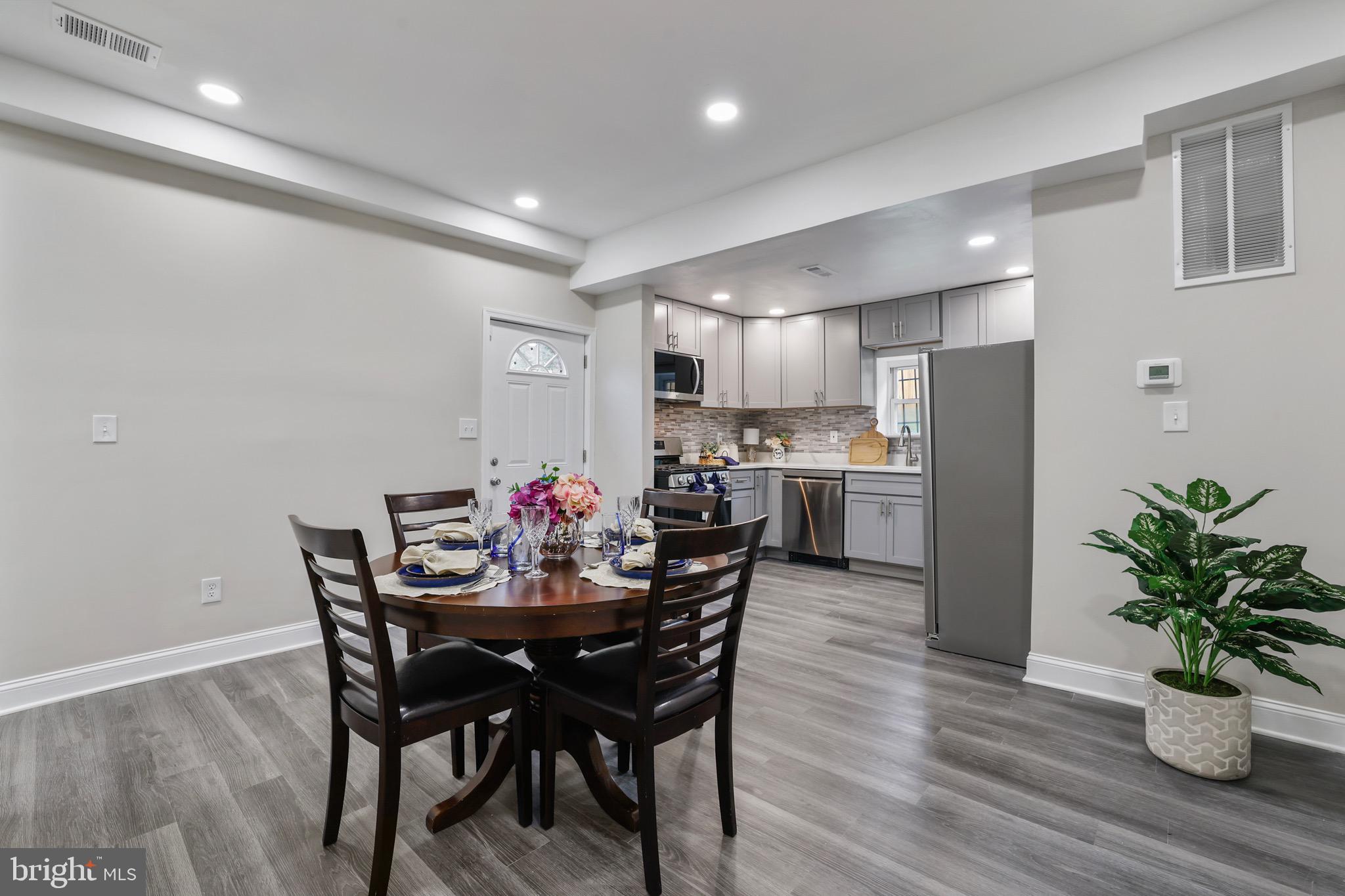 1103 CHAPELWOOD LANE