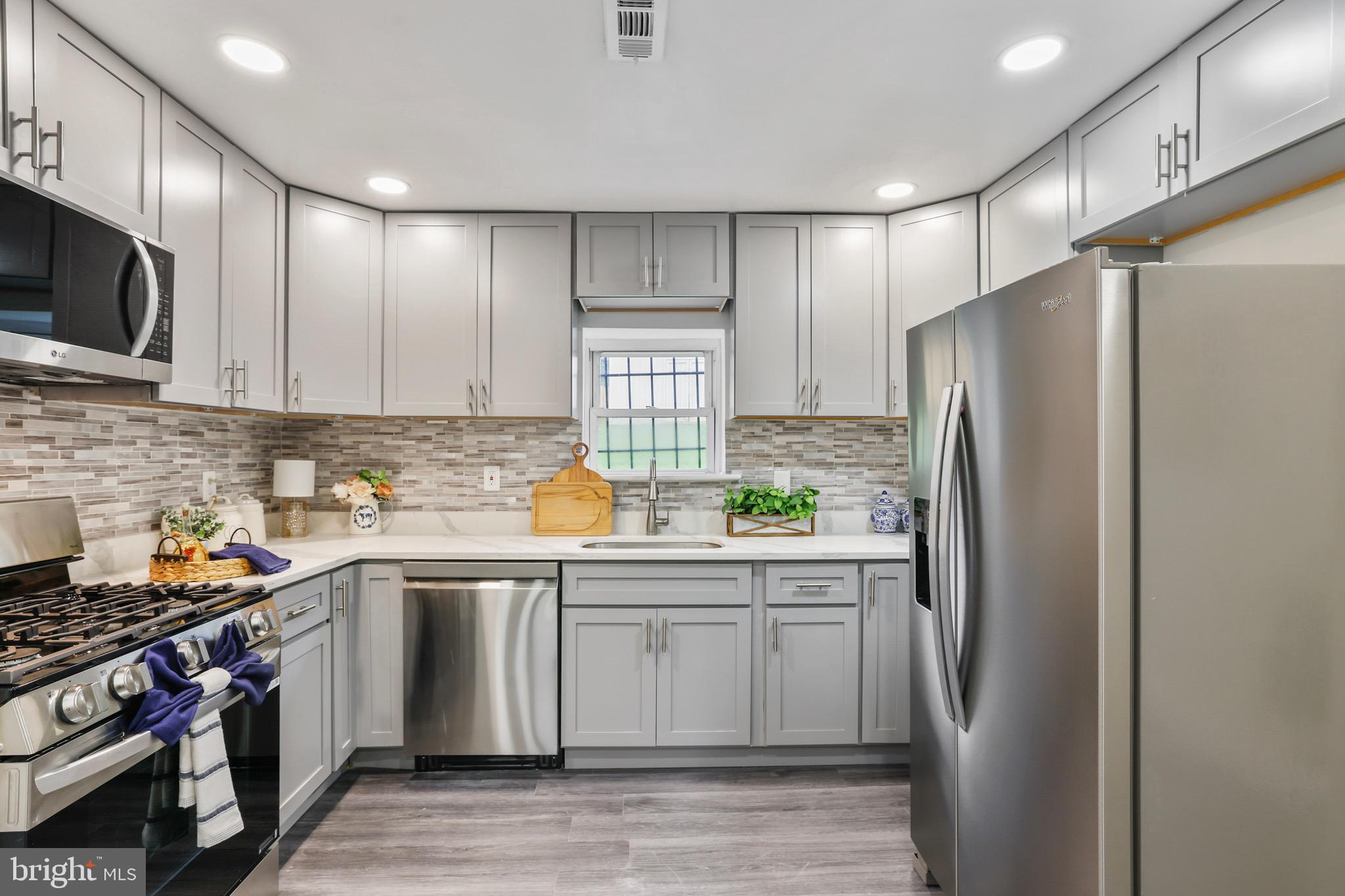 1103 CHAPELWOOD LANE