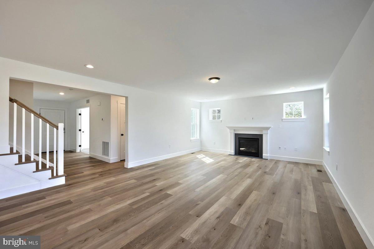 HAMPTON HEIGHTS - Residential