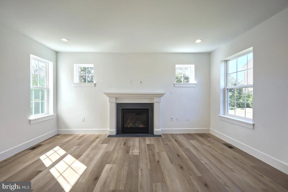 HAMPTON HEIGHTS - Residential