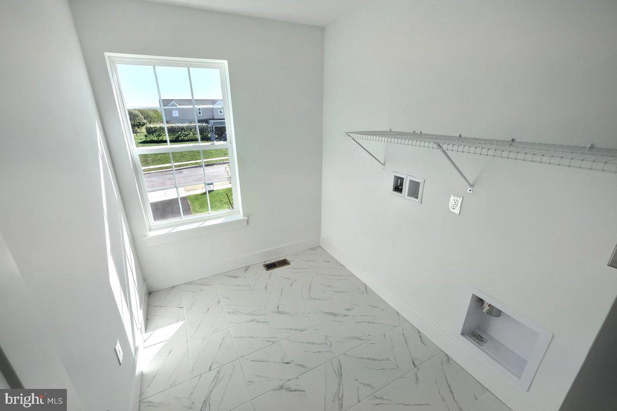 HAMPTON HEIGHTS - Residential