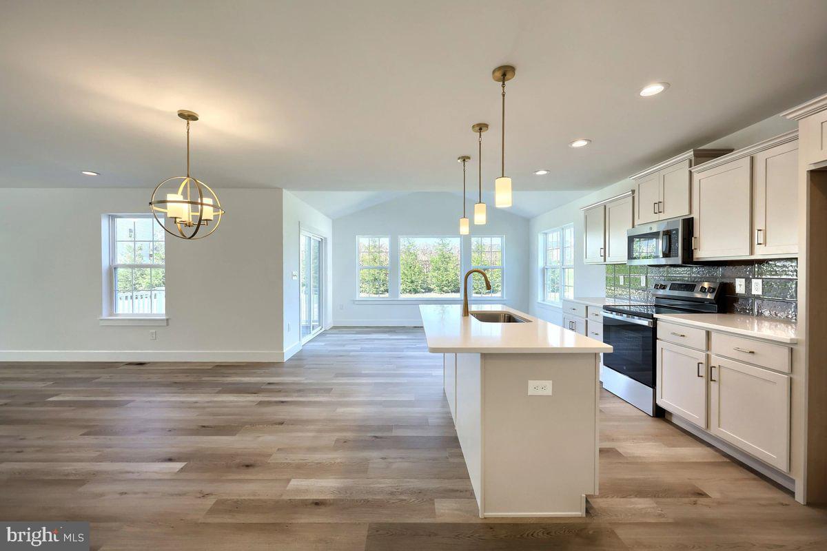 HAMPTON HEIGHTS - Residential