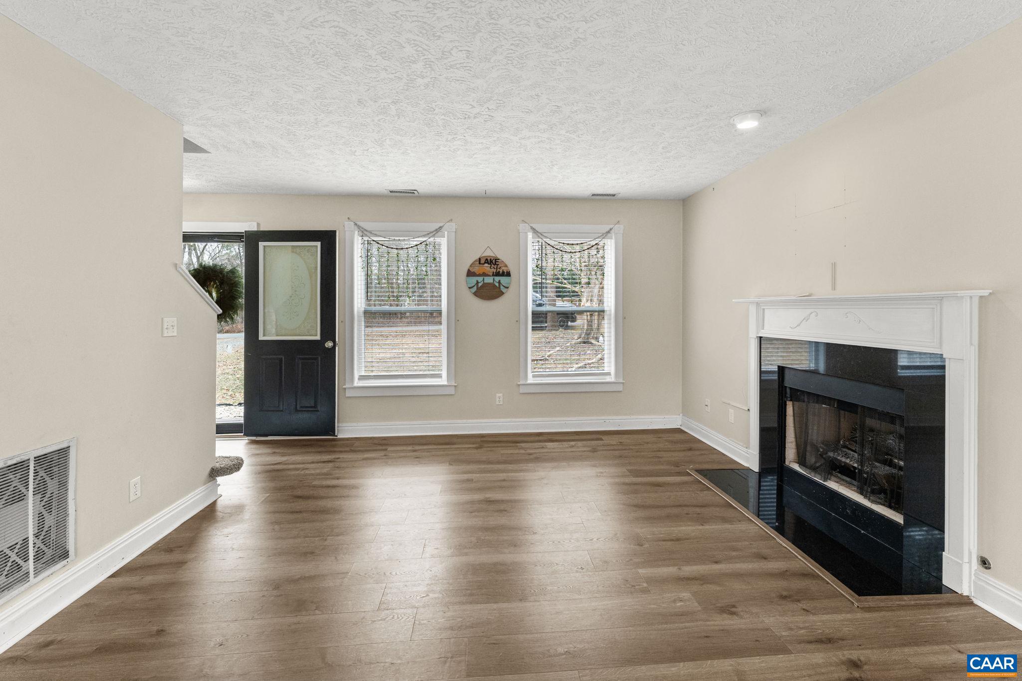 LAKE MONTICELLO - Residential