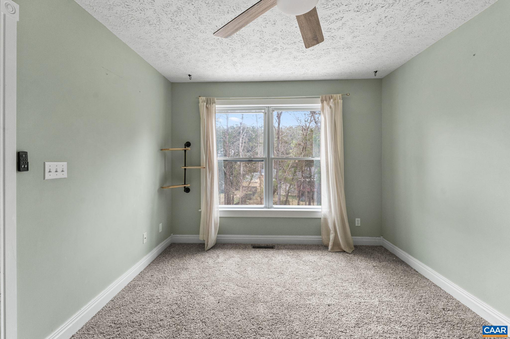 LAKE MONTICELLO - Residential