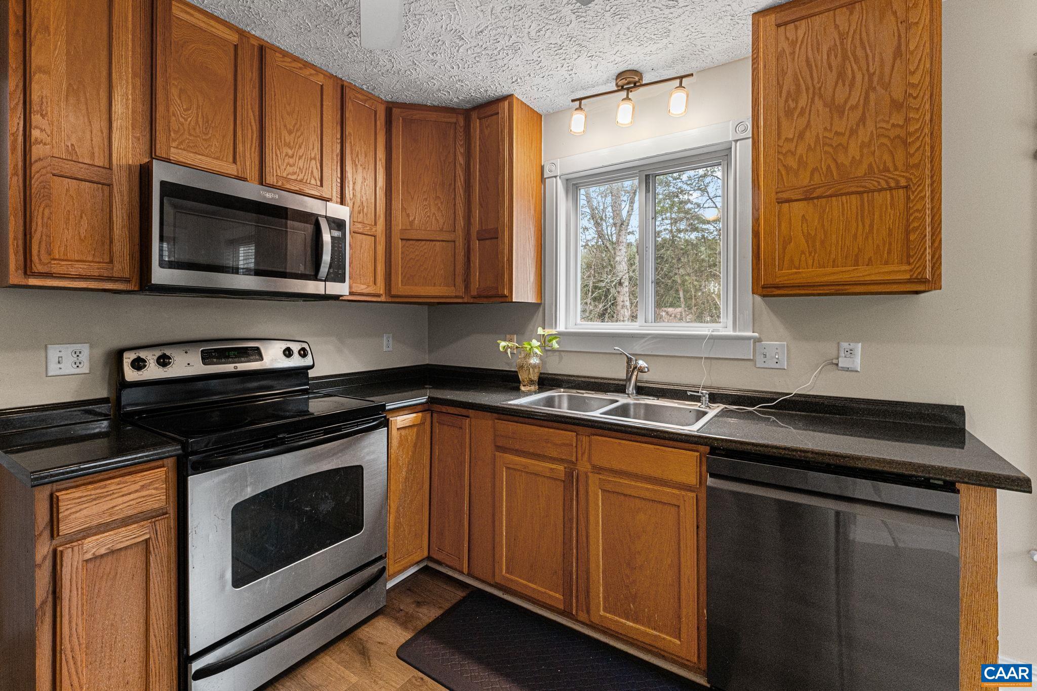 LAKE MONTICELLO - Residential