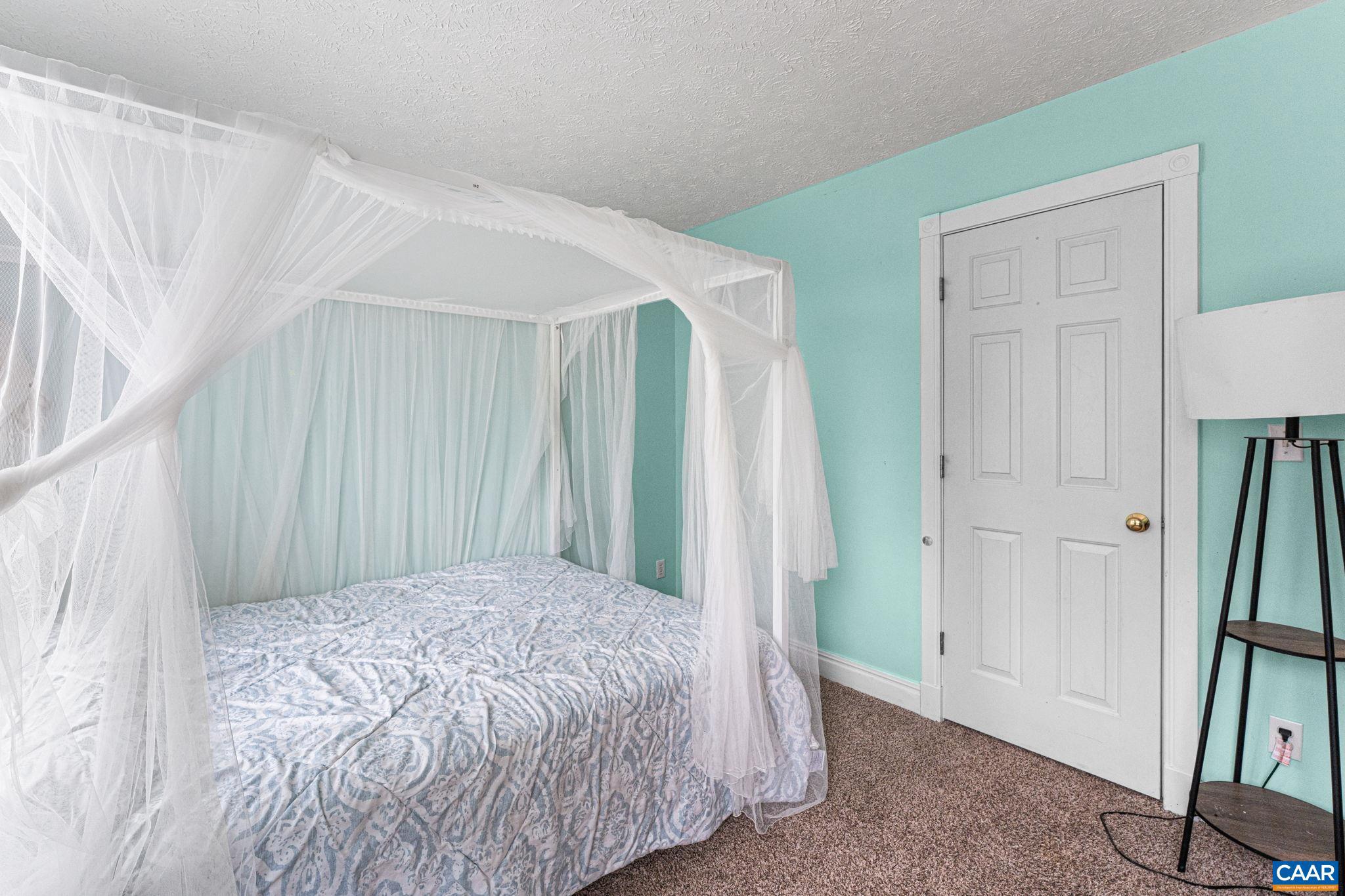 LAKE MONTICELLO - Residential