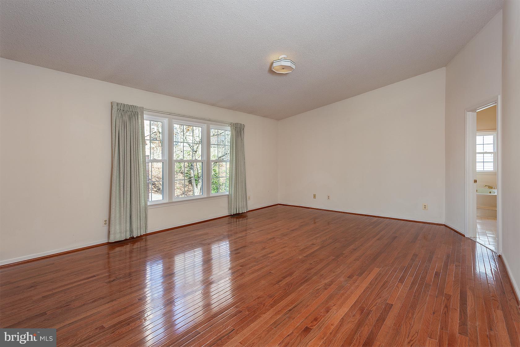 HAMPTON FOREST - Residential