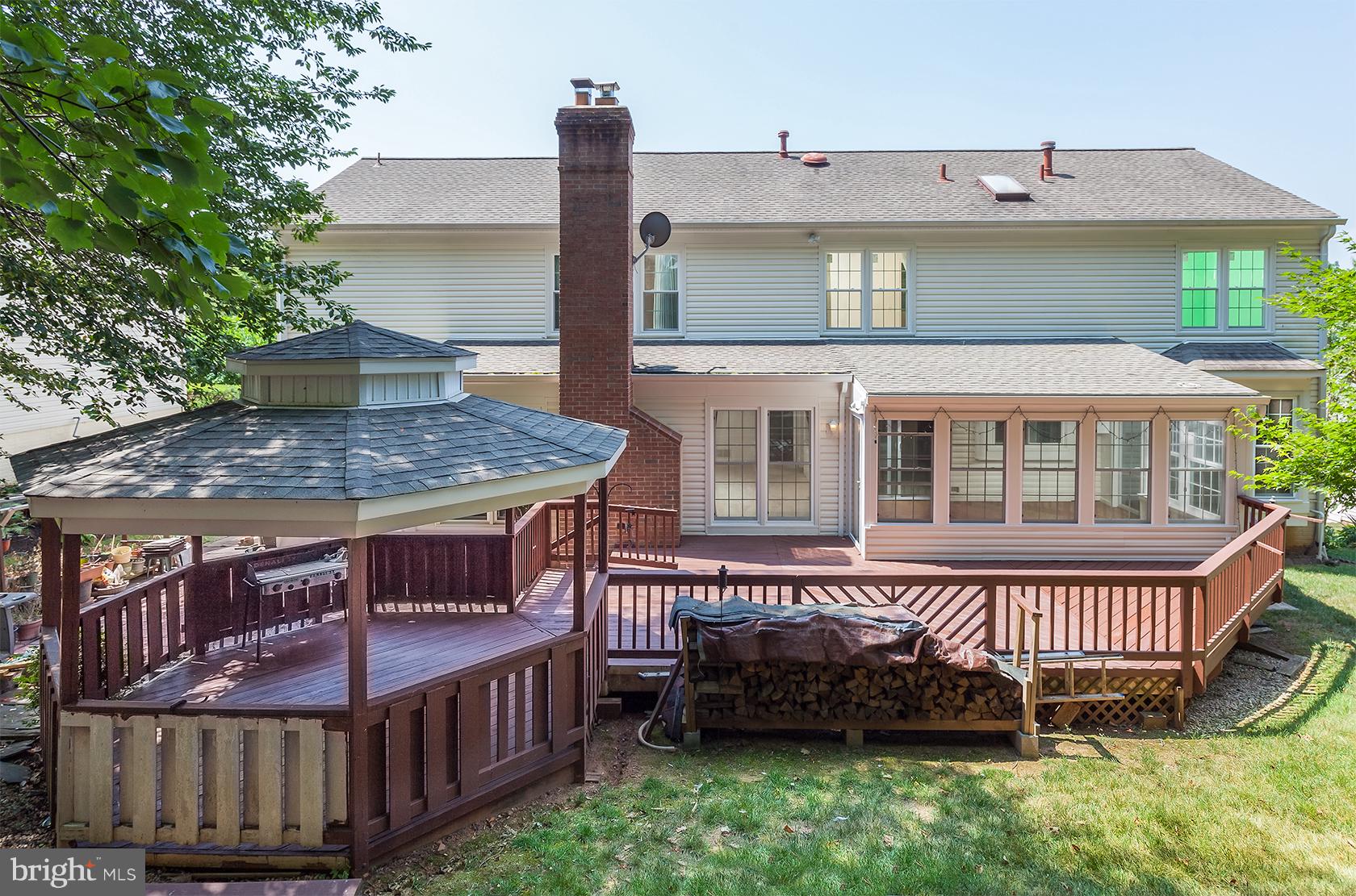 HAMPTON FOREST - Residential