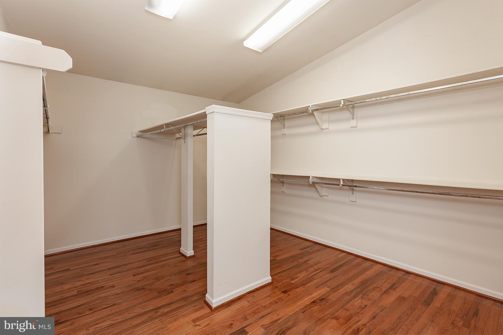 HAMPTON FOREST - Residential