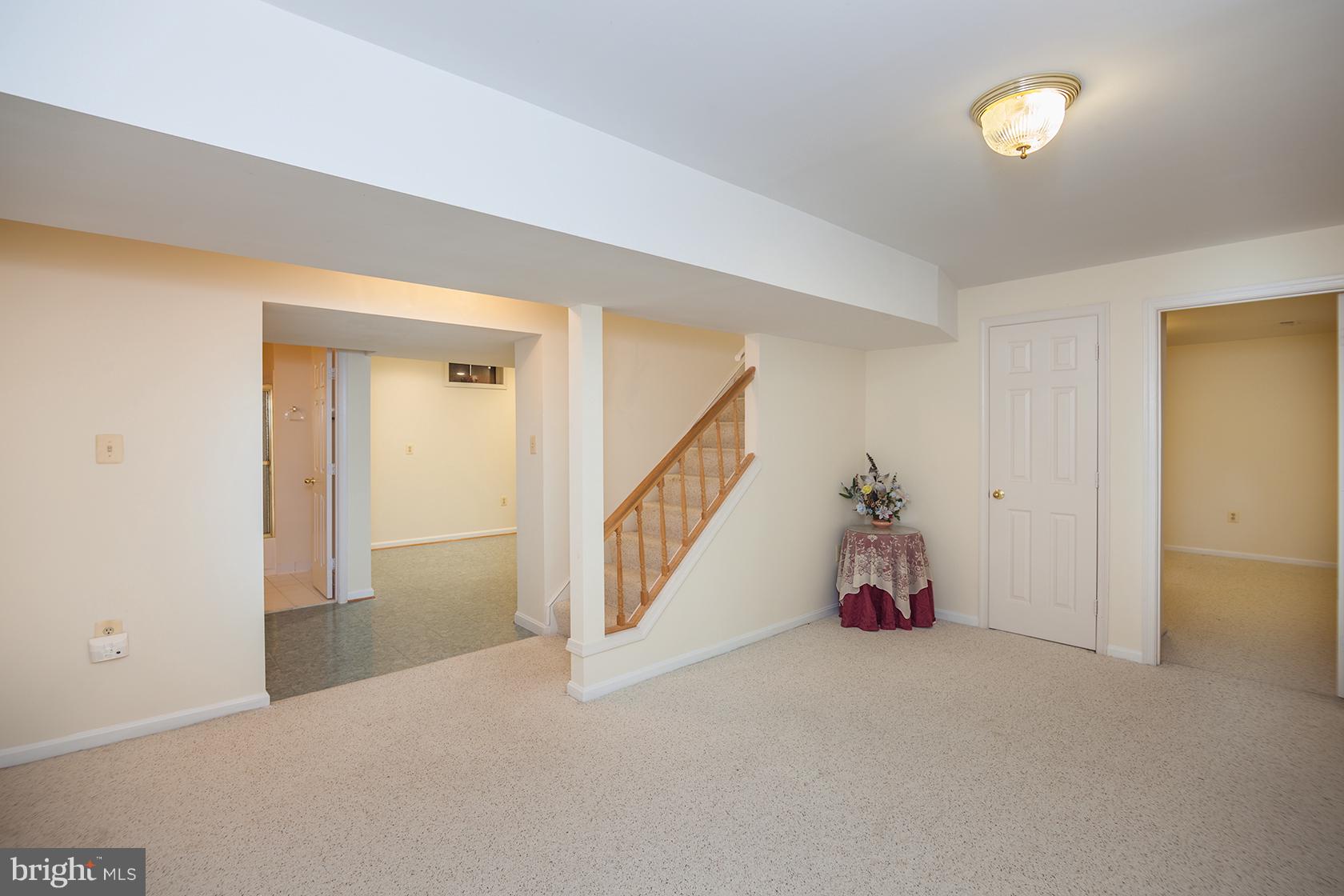 HAMPTON FOREST - Residential