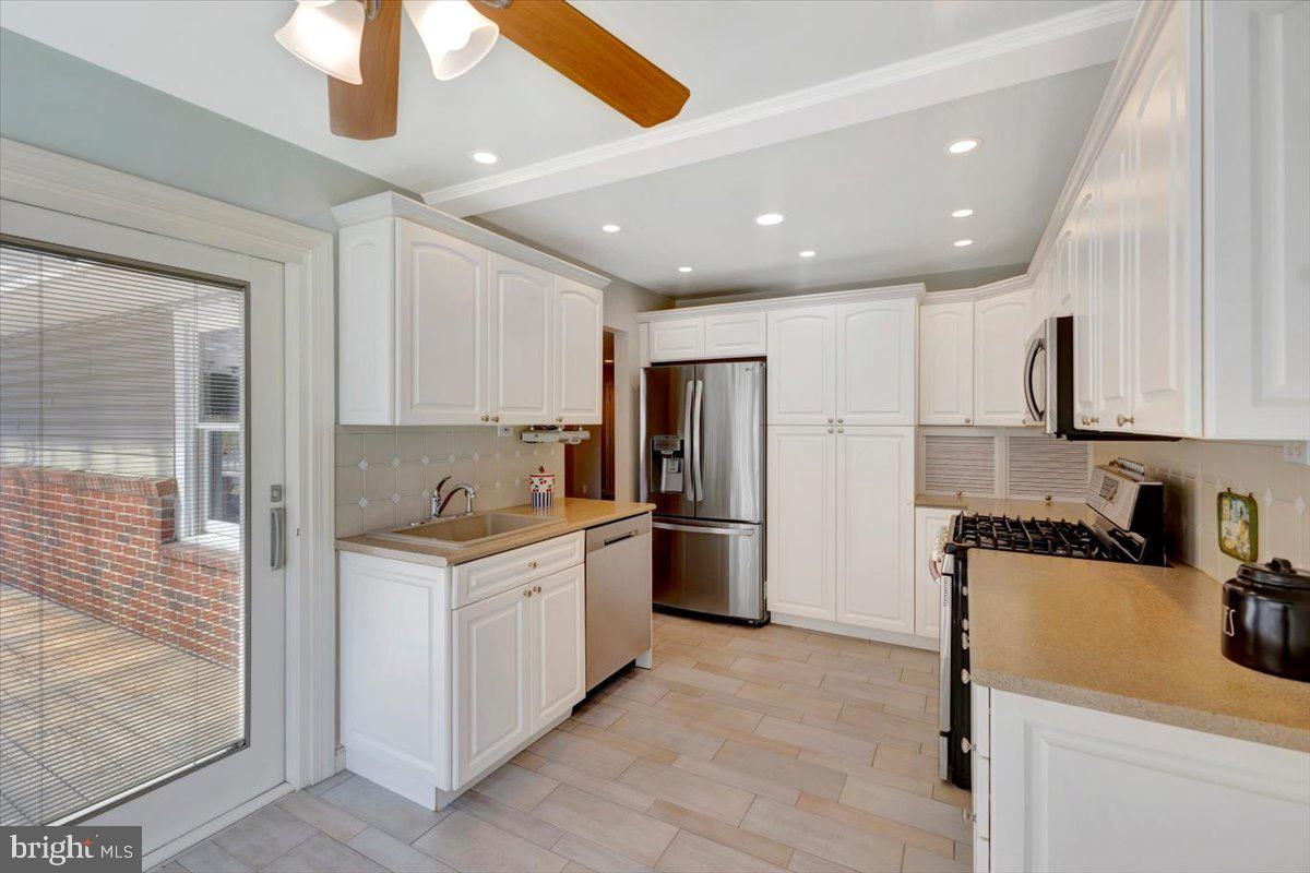 SUNNYBROOK FARMS - Residential