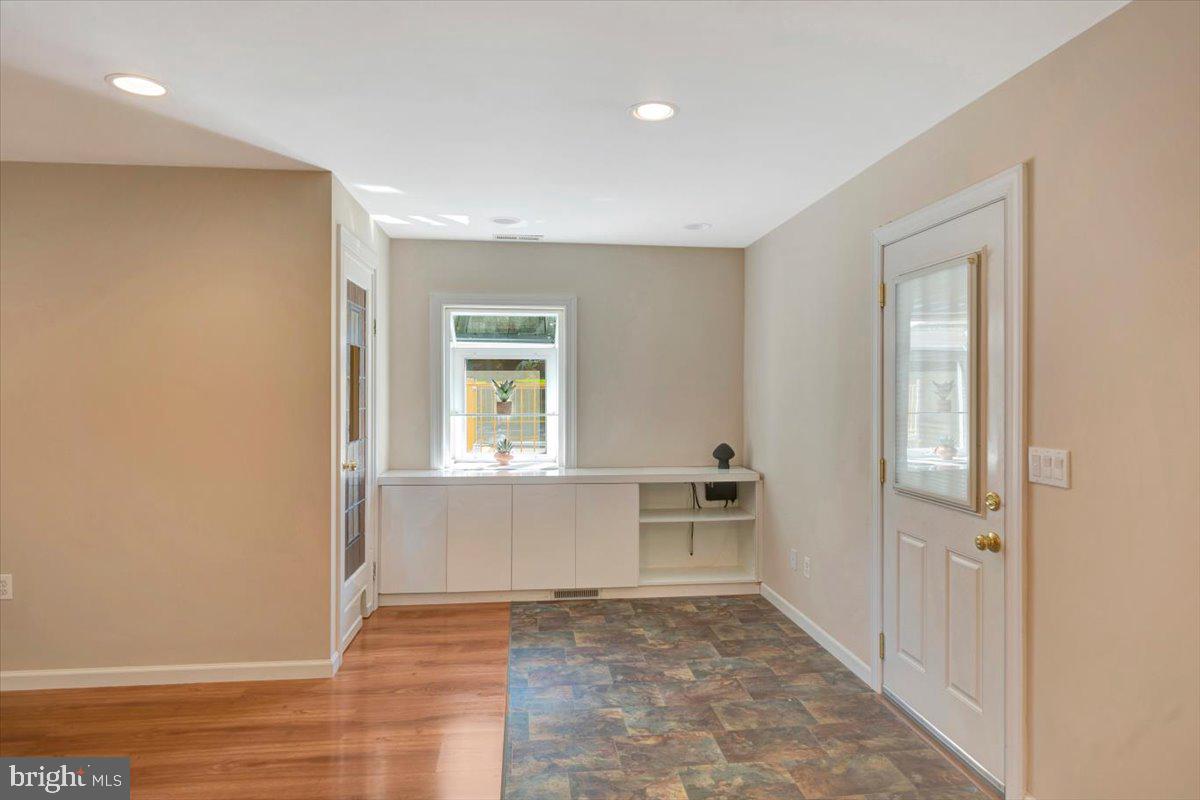 SUNNYBROOK FARMS - Residential