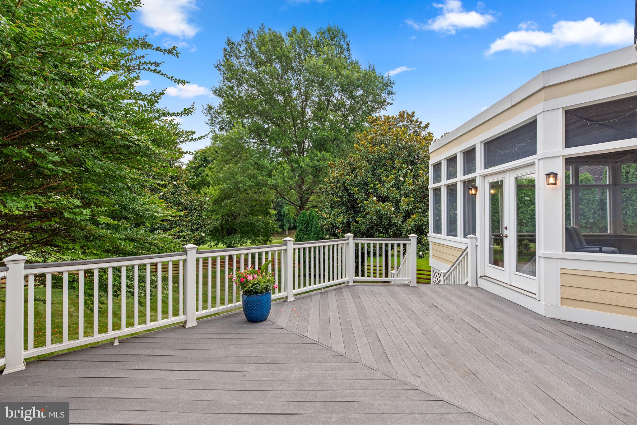 HOBBITS GLEN - Residential