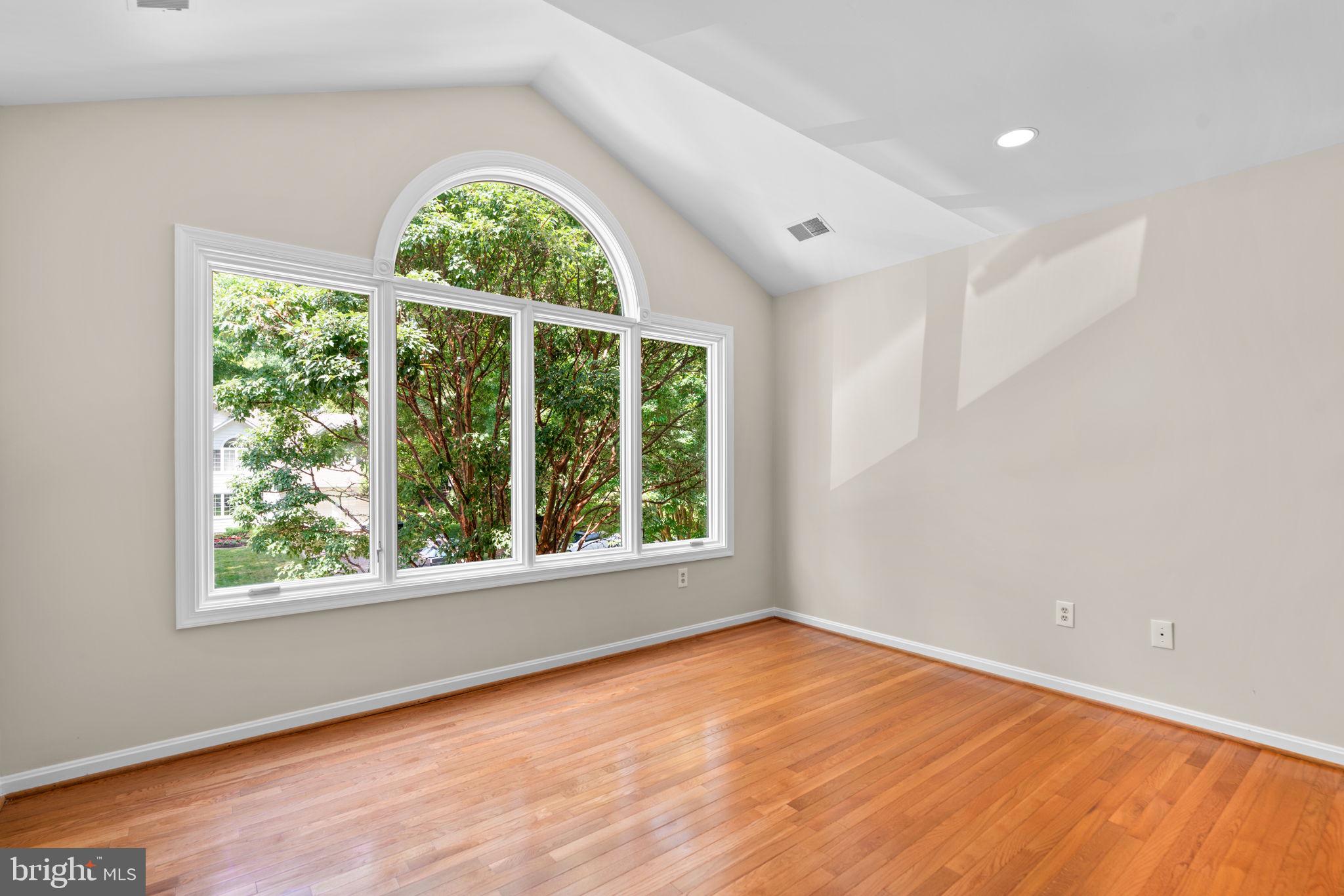 HOBBITS GLEN - Residential