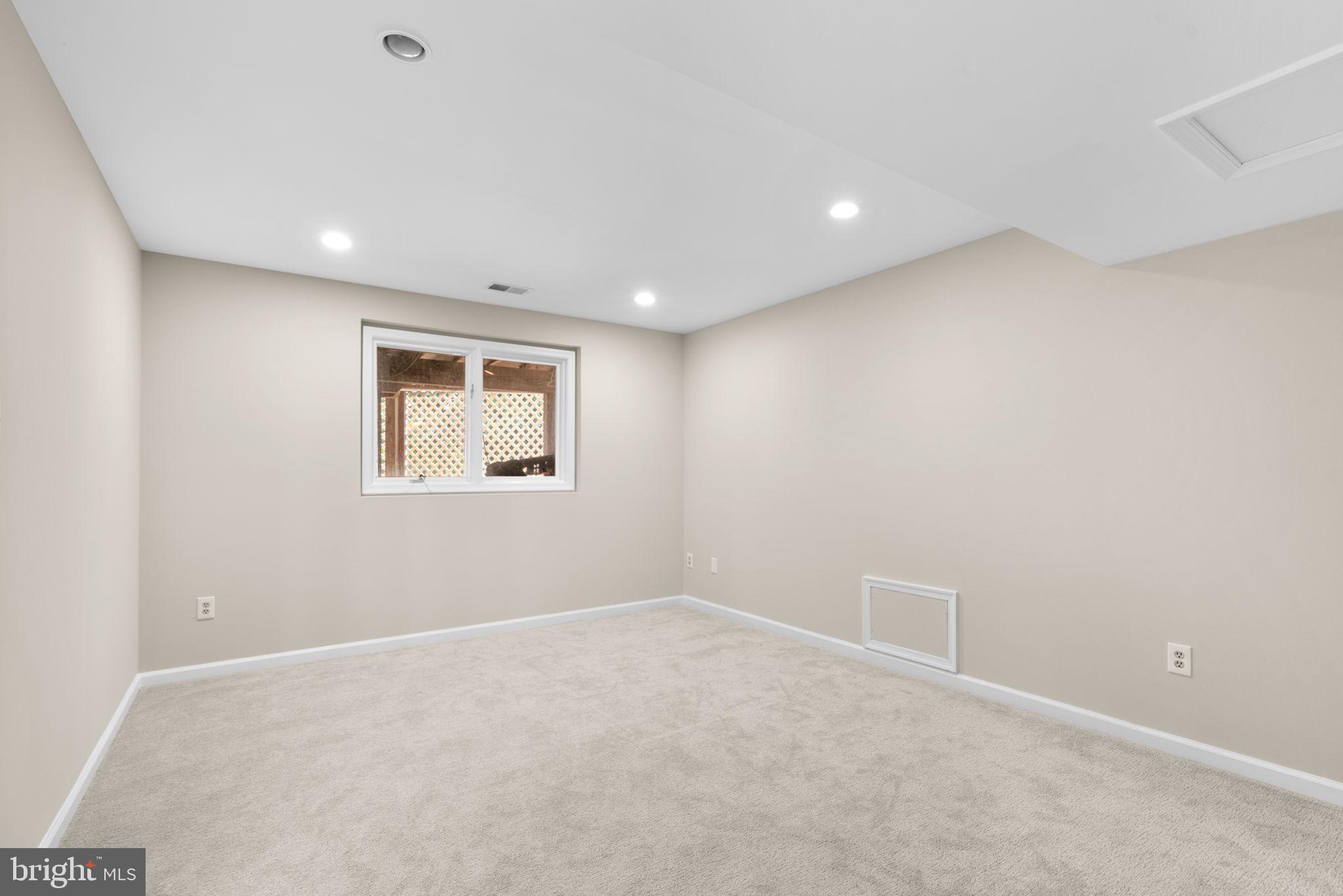 HOBBITS GLEN - Residential