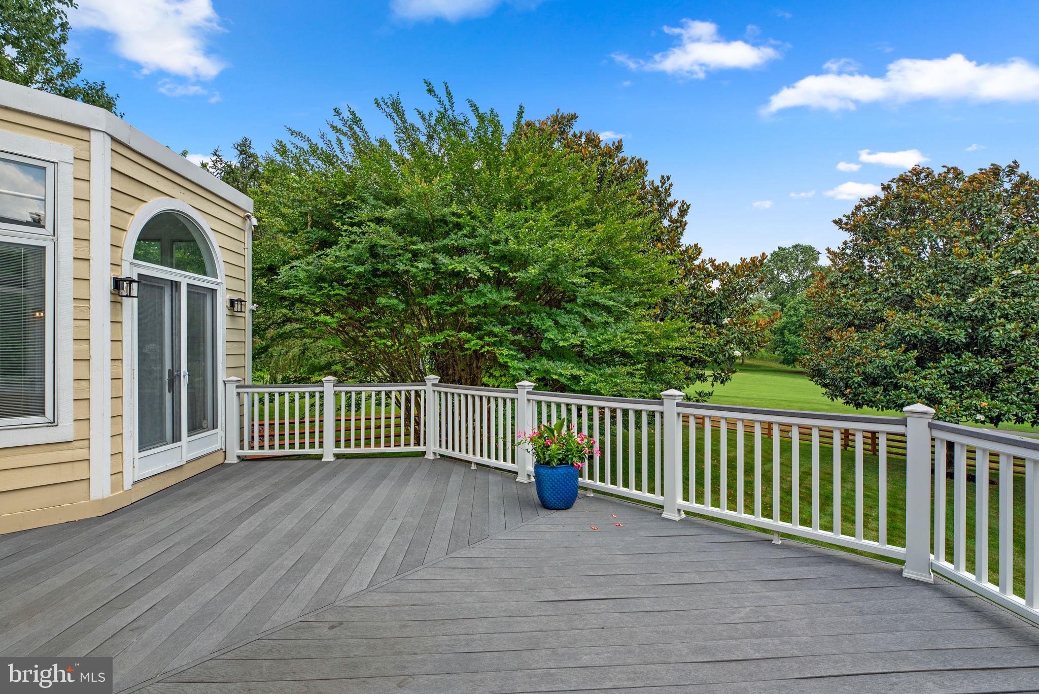 HOBBITS GLEN - Residential