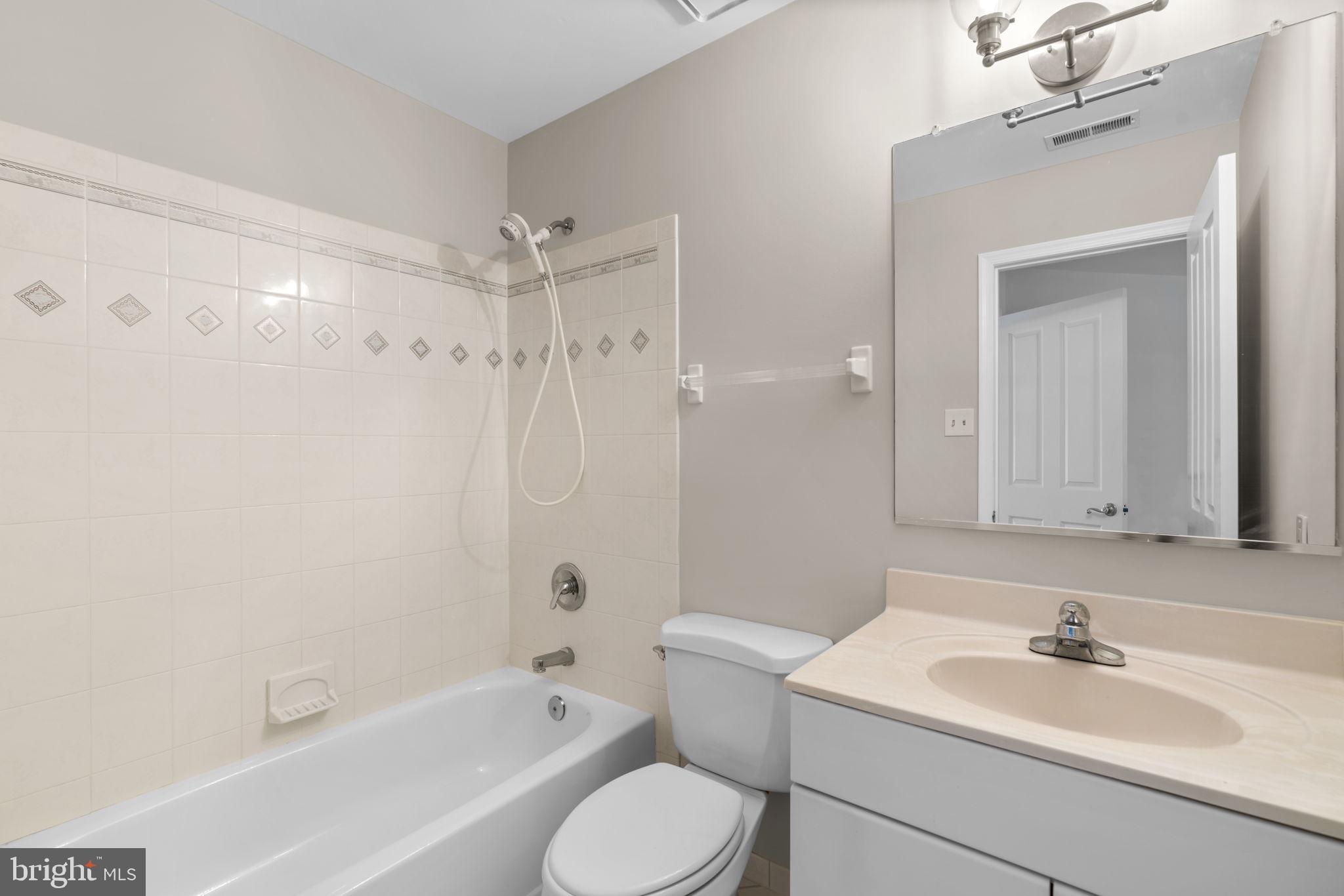 HOBBITS GLEN - Residential