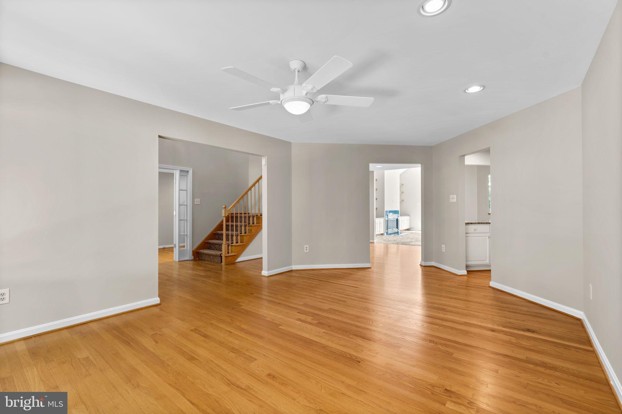 HOBBITS GLEN - Residential