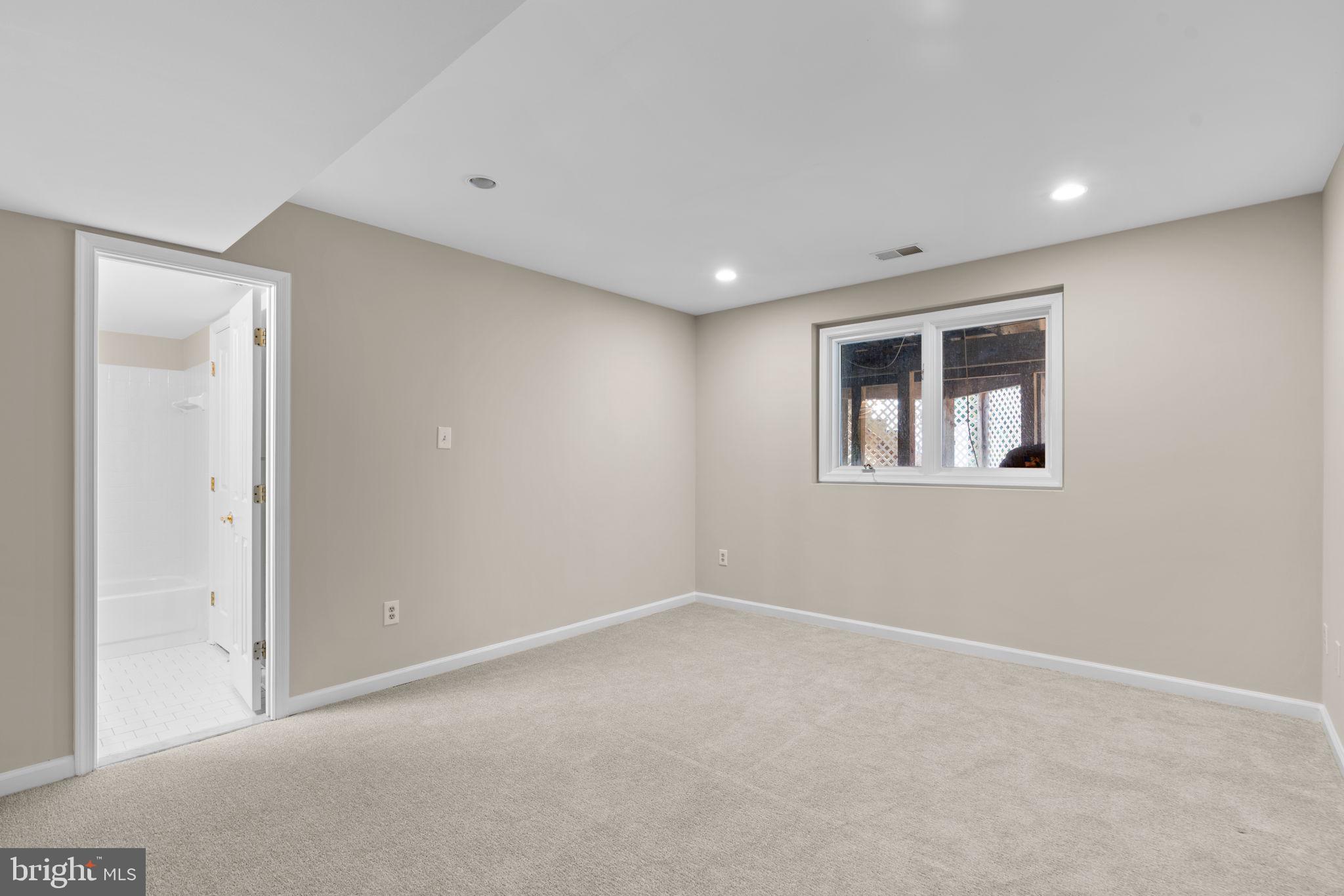 HOBBITS GLEN - Residential