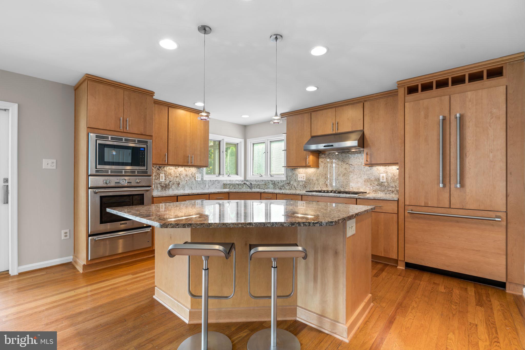 HOBBITS GLEN - Residential